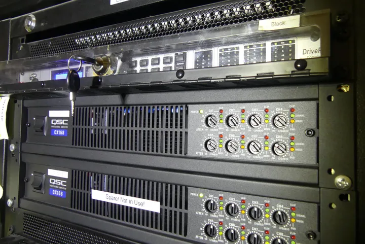 QSC Endstufe Modell: CX168